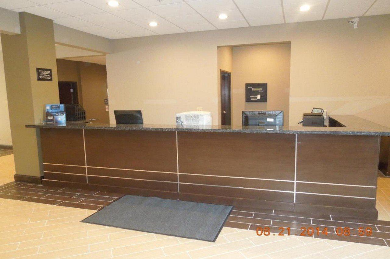 Super 8 By Wyndham Chocolate Avenue