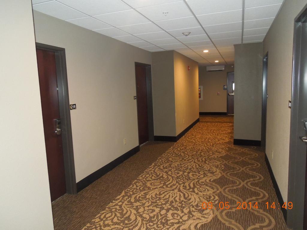 Super 8 By Wyndham Chocolate Avenue