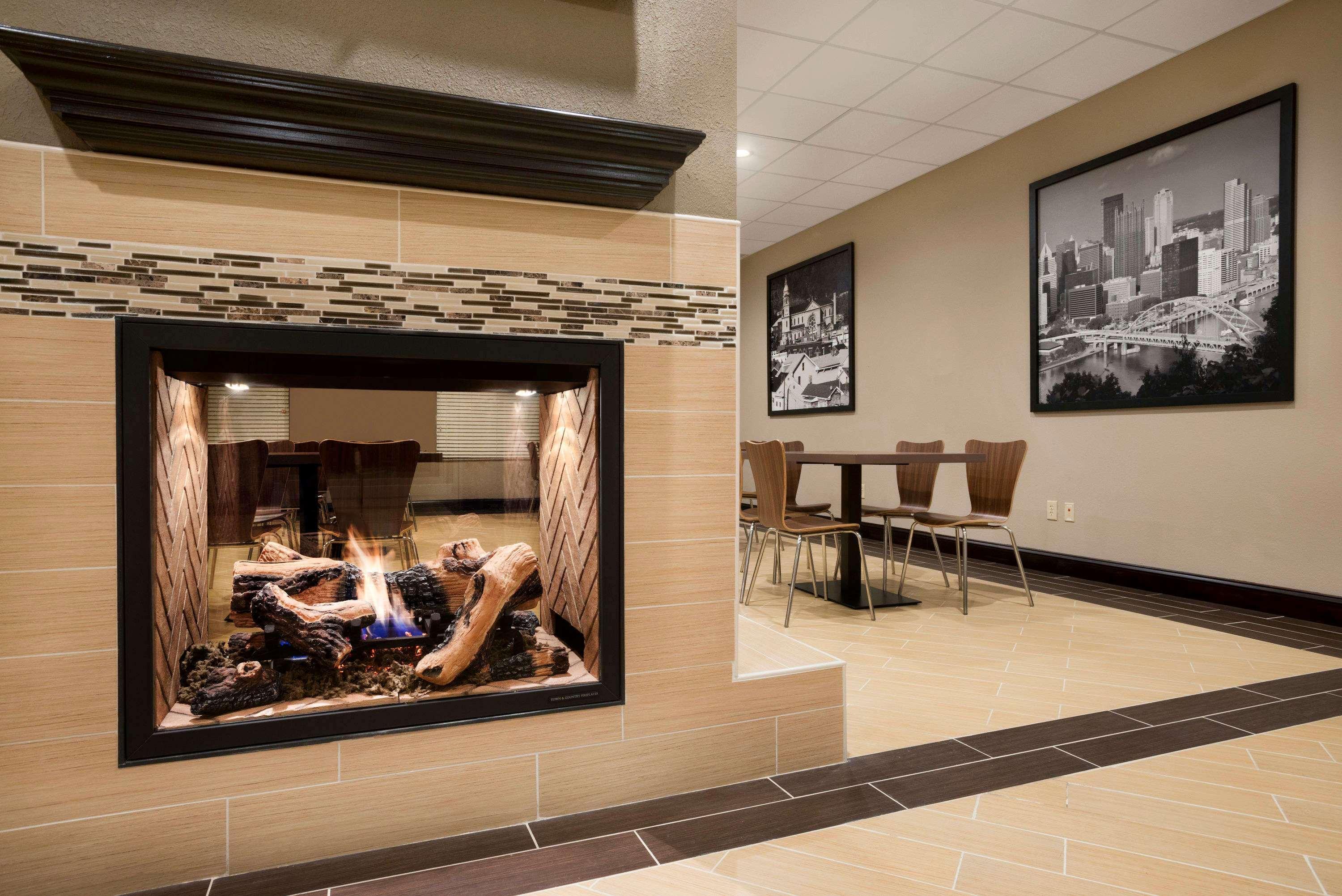Hotel Super 8 By Wyndham Chocolate Avenue