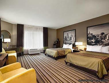Super 8 By Wyndham Chocolate Avenue Hotel 3*